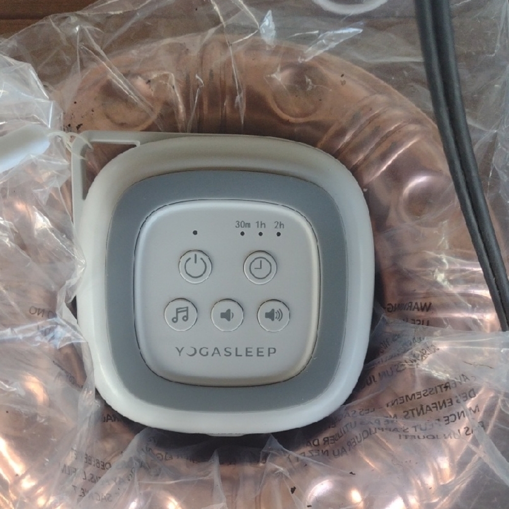 Yogasleep White Noise Machine NWOT